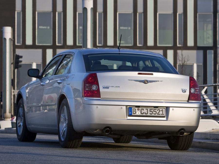  Chrysler 300C 2007 года  (EU) (фото 8 из 21)